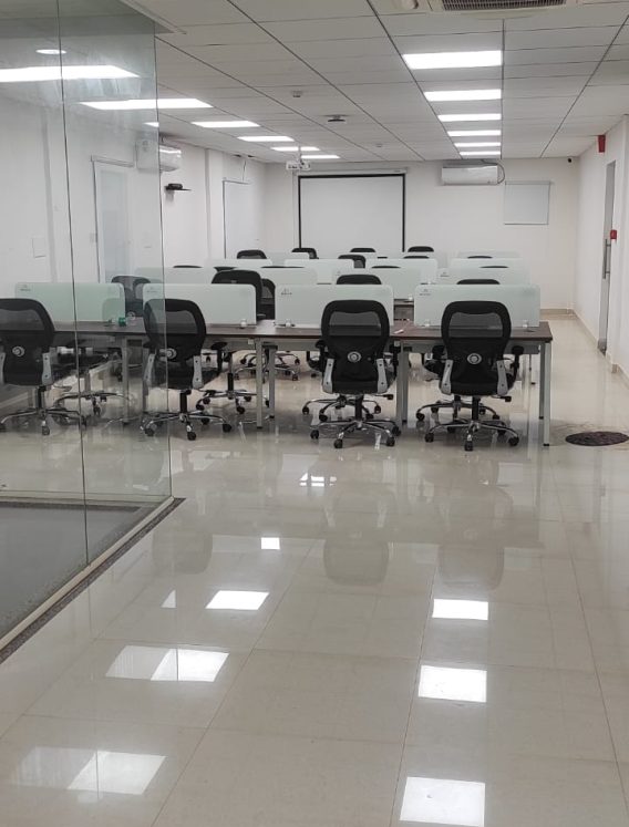 Coworking spaces for rent in professionals